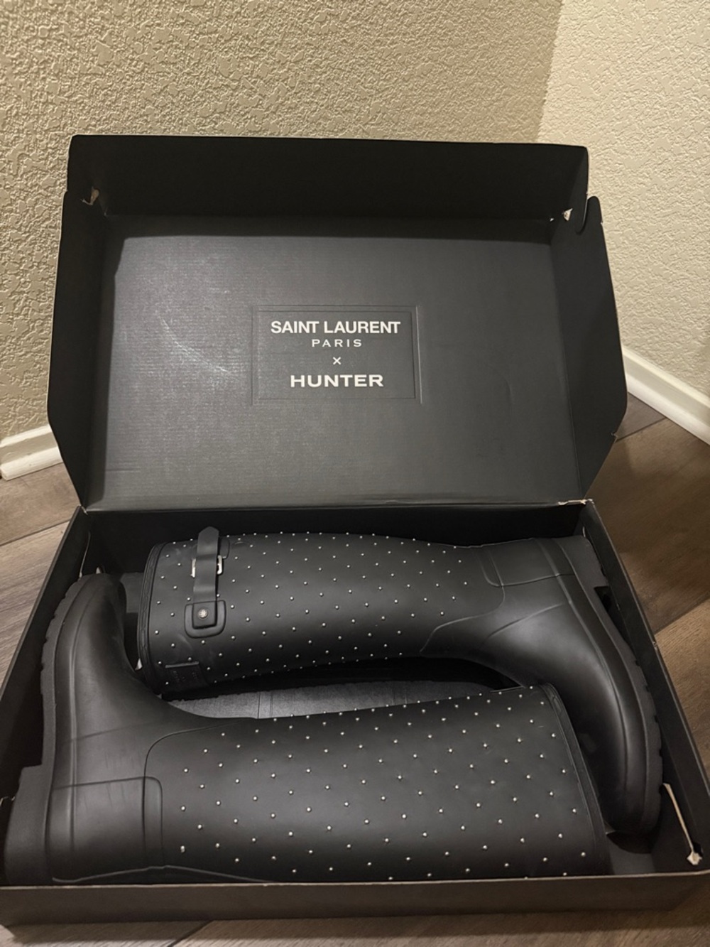 Saint Laurent x Hunter - Picture 3 of 6
